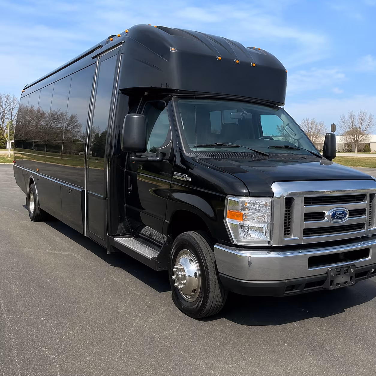 Toledo Winery Tour & Pub Crawl Transportation party bus exterior